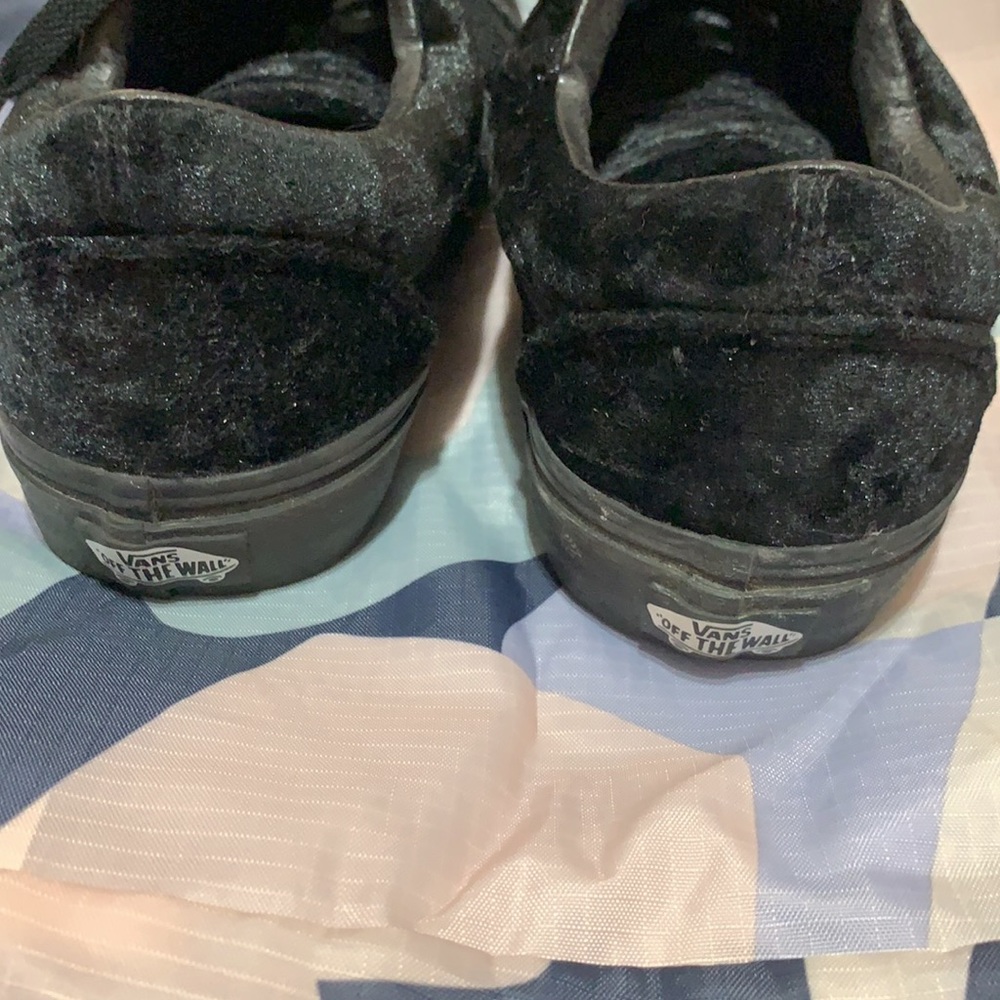 Vans Velvet Suede Material Sneakers. Size 7.5 - Picture 4 of 5